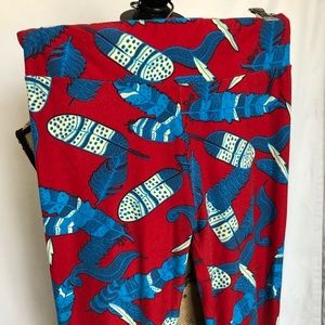LuLaRoe Blue Red Feather Leggings Pants One Size